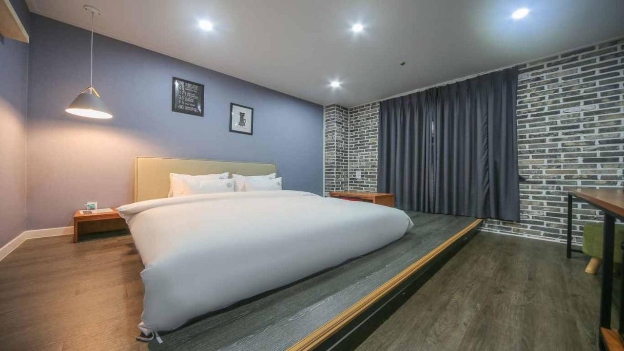 The Way Hotel Changwon Buitenkant foto